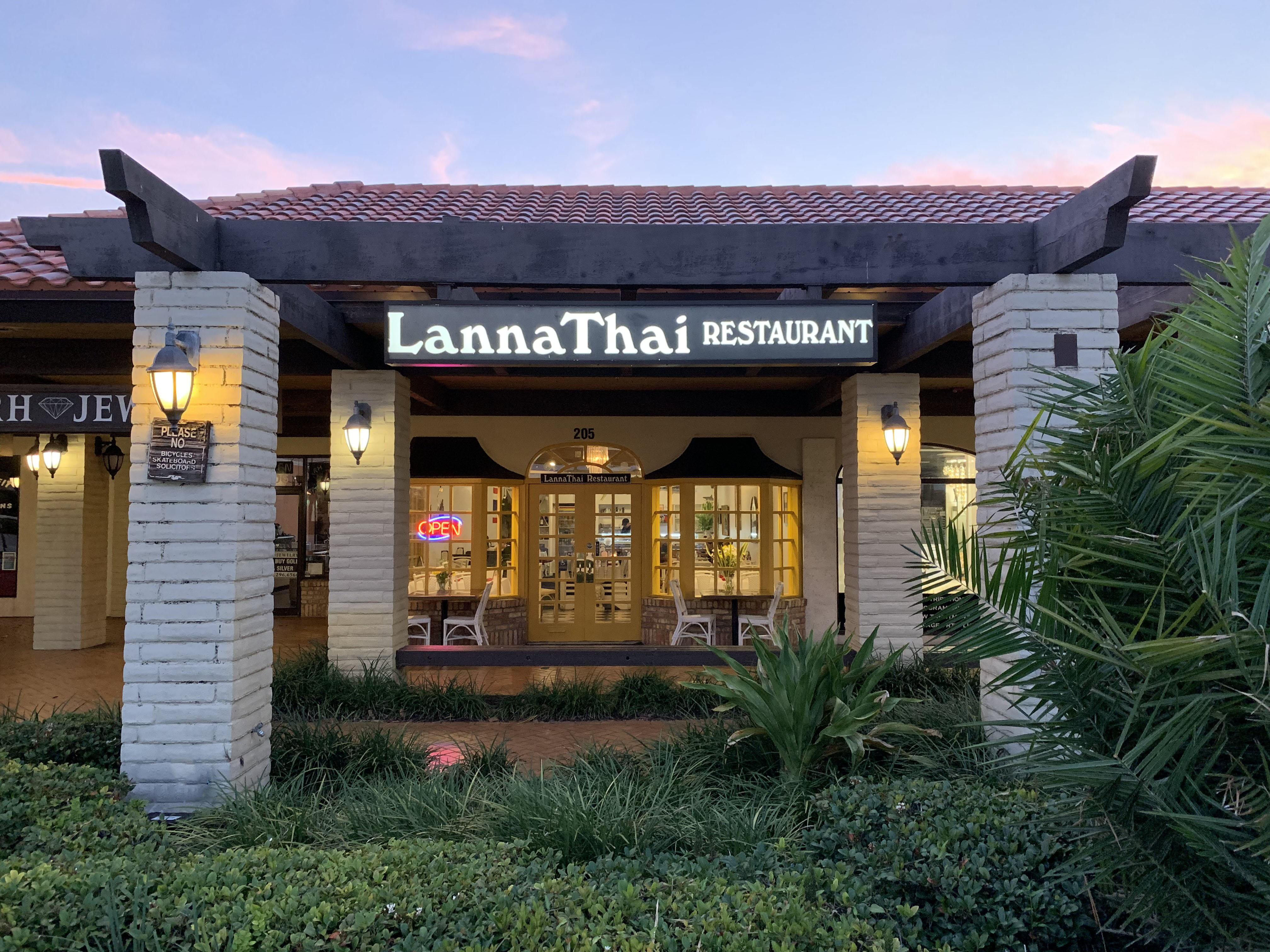 Food and moments at Lanna Thai Jupiter